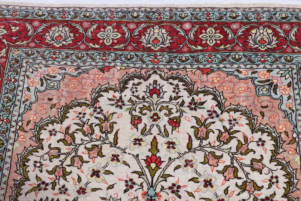 Dywan orientalny Hereke