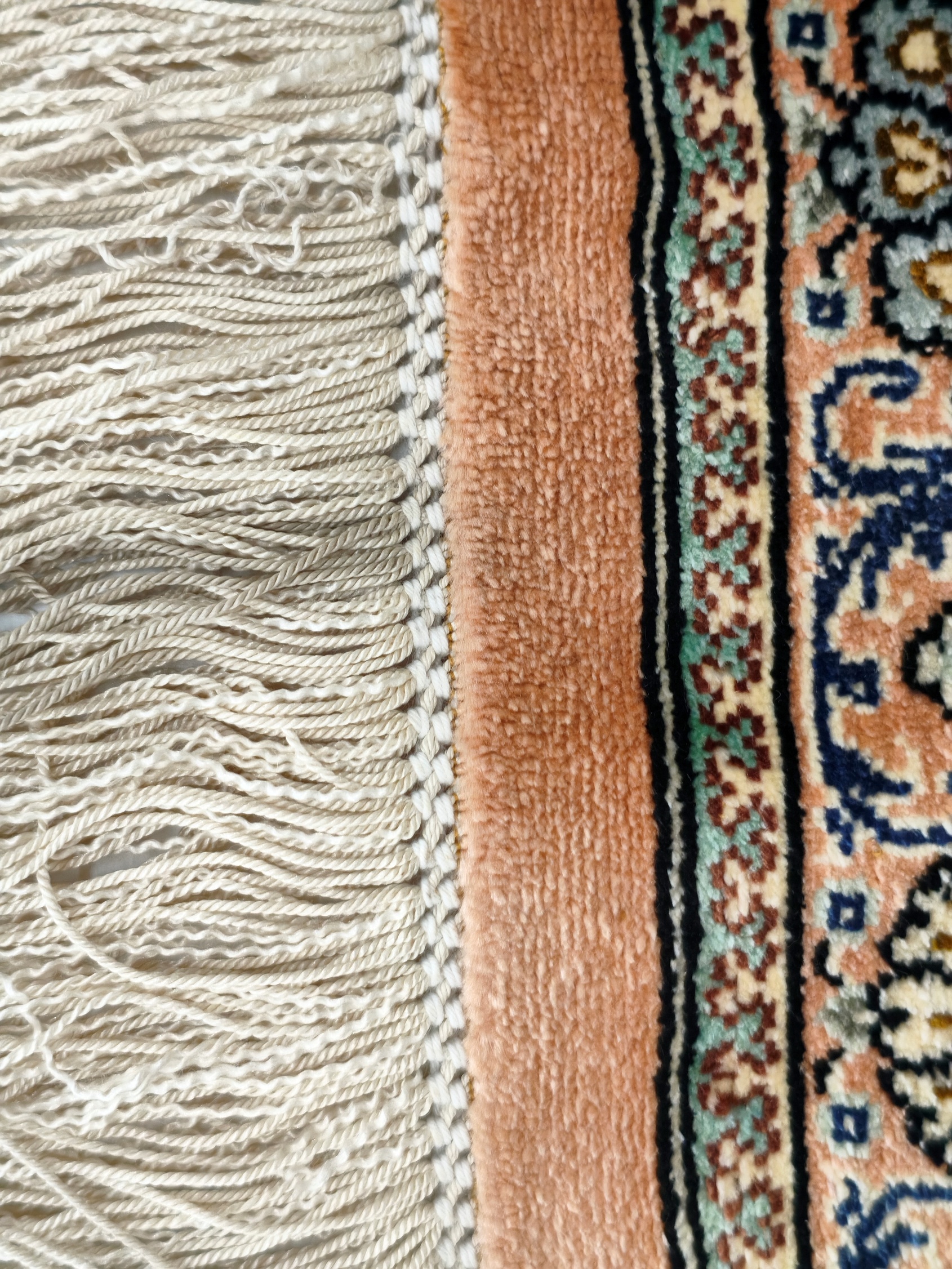 Ghom Silk Royal