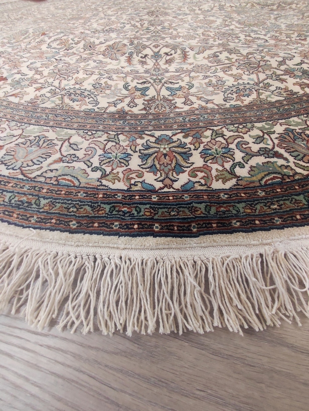 Kashmir Silk Exclusive