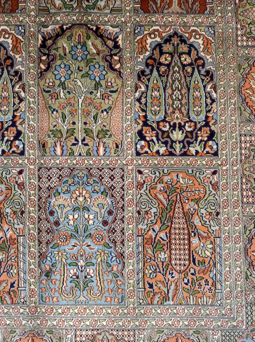 Kashmir Silk Exclusive