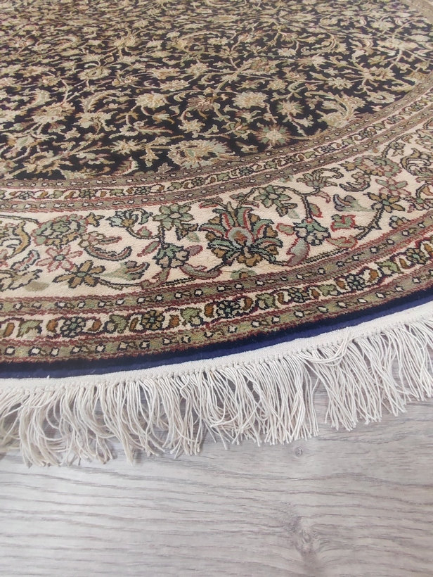 Kashmir Silk Exclusive