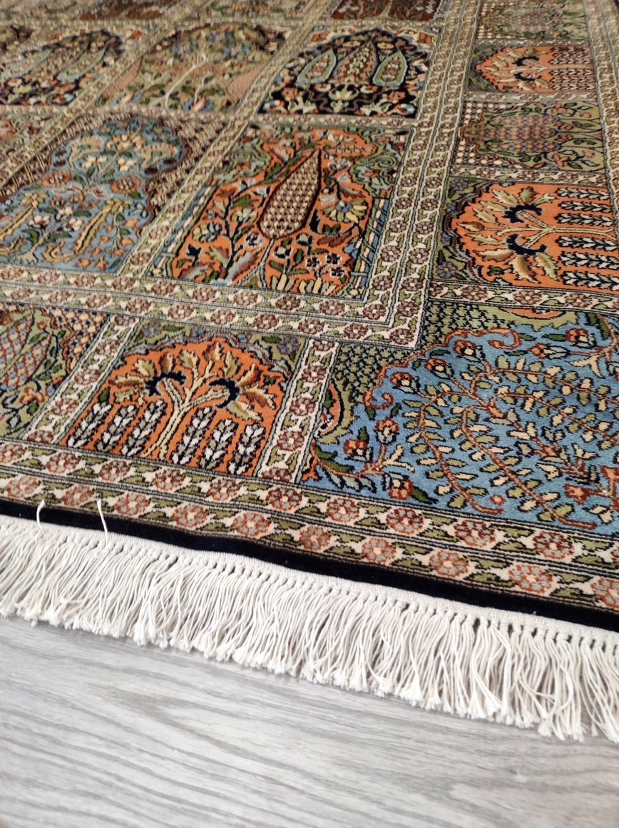 Kashmir Silk Exclusive