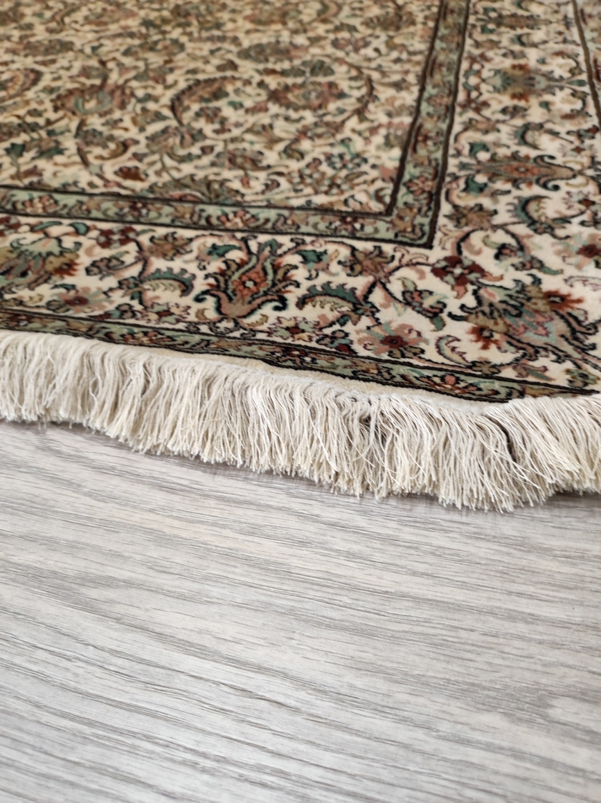 Kashmir Silk Royal